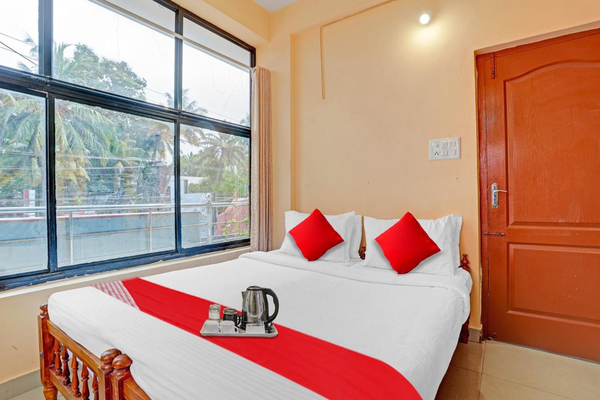 Spot On The New View Regency Hotel Thiruvananthapuram Exterior foto