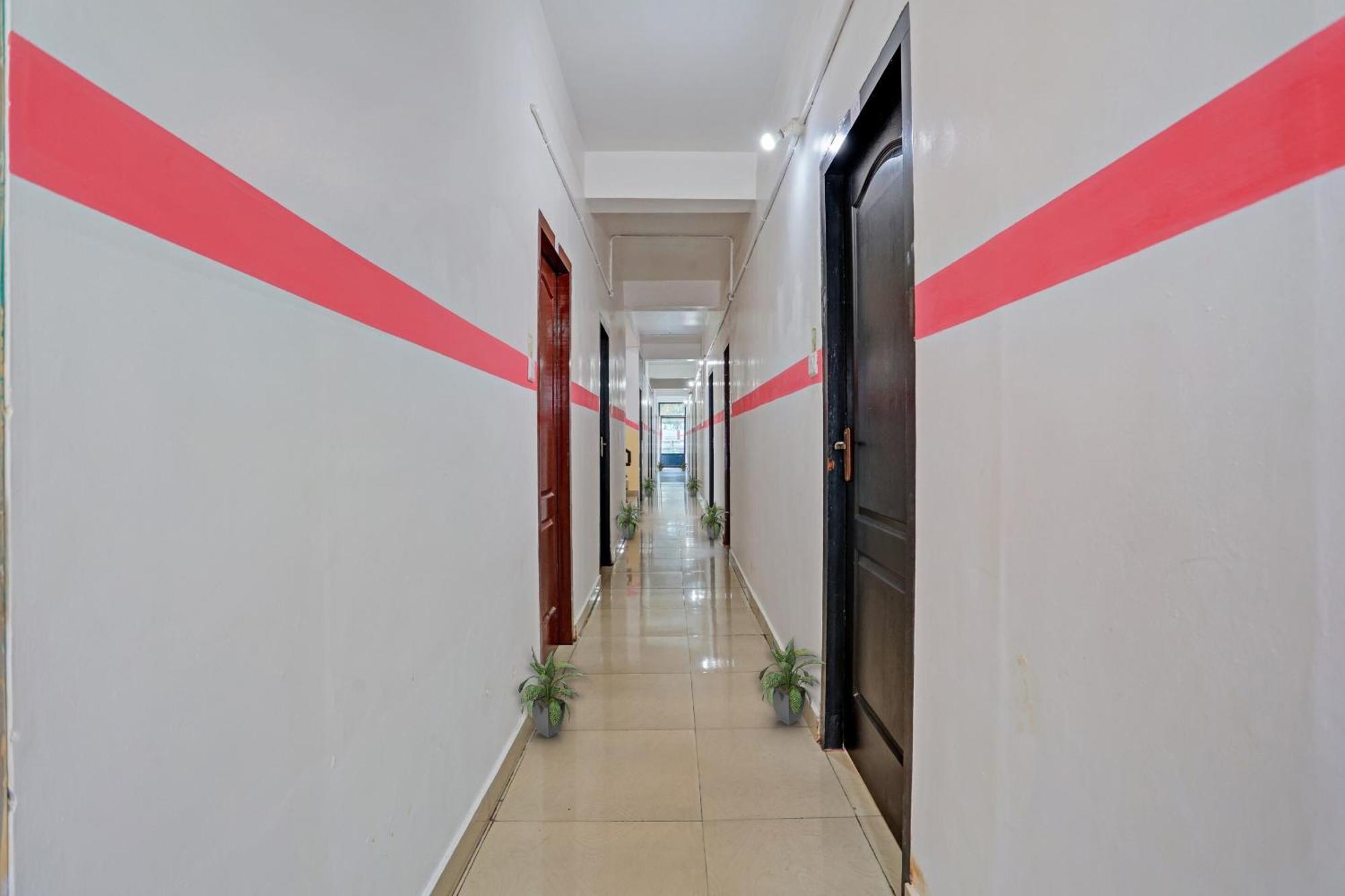 Spot On The New View Regency Hotel Thiruvananthapuram Exterior foto